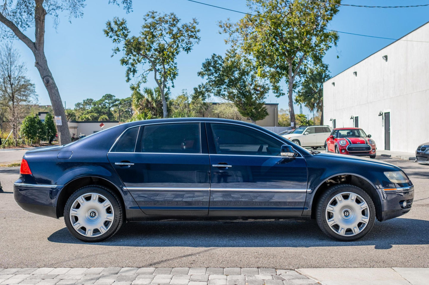 Volkswagen Phaeton W12