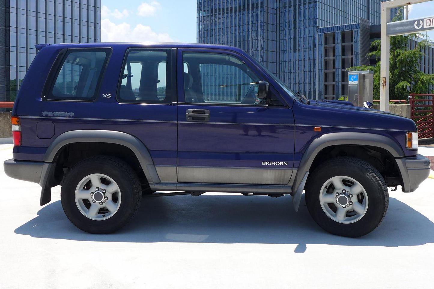 Isuzu Bighorn XS 4x4