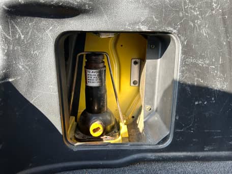 Isuzu Space Cab SX 4x4 