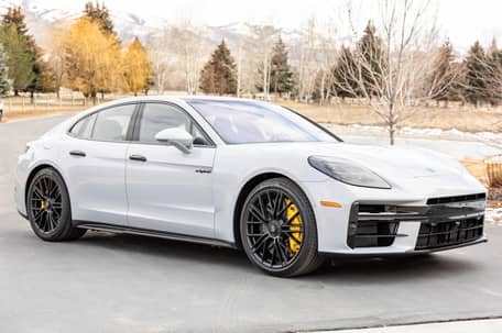 2025 Porsche Panamera Turbo S E-Hybrid