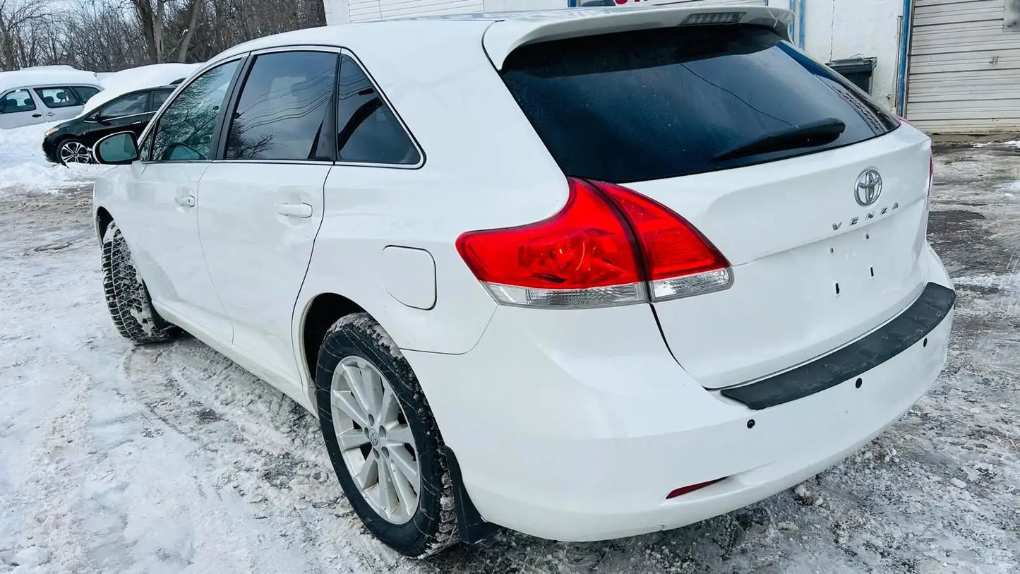 TOYOTA VENZA 2011