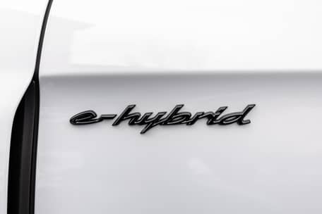 2025 Porsche Panamera Turbo S E-Hybrid
