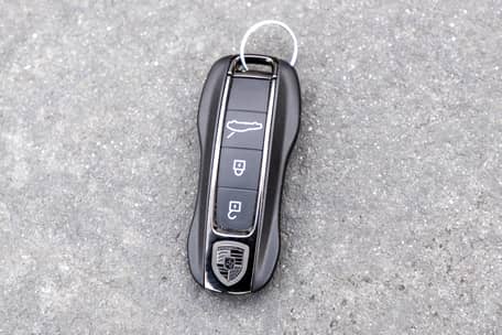 2025 Porsche Panamera Turbo S E-Hybrid