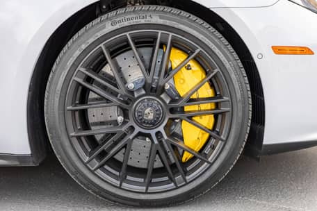 2025 Porsche Panamera Turbo S E-Hybrid