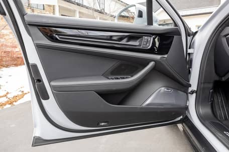 2025 Porsche Panamera Turbo S E-Hybrid