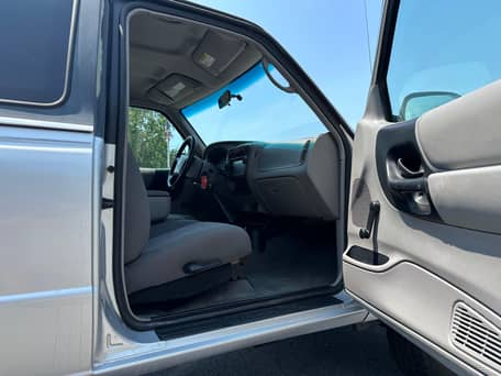 2001 Mazda B3000 SE Cab Plus 4x4