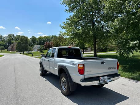 2001 Mazda B3000 SE Cab Plus 4x4