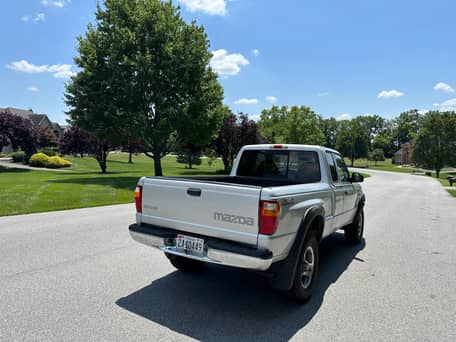 2001 Mazda B3000 SE Cab Plus 4x4