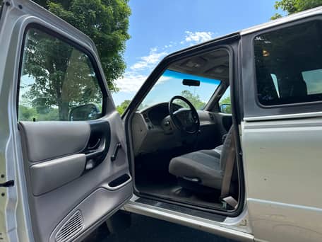 2001 Mazda B3000 SE Cab Plus 4x4